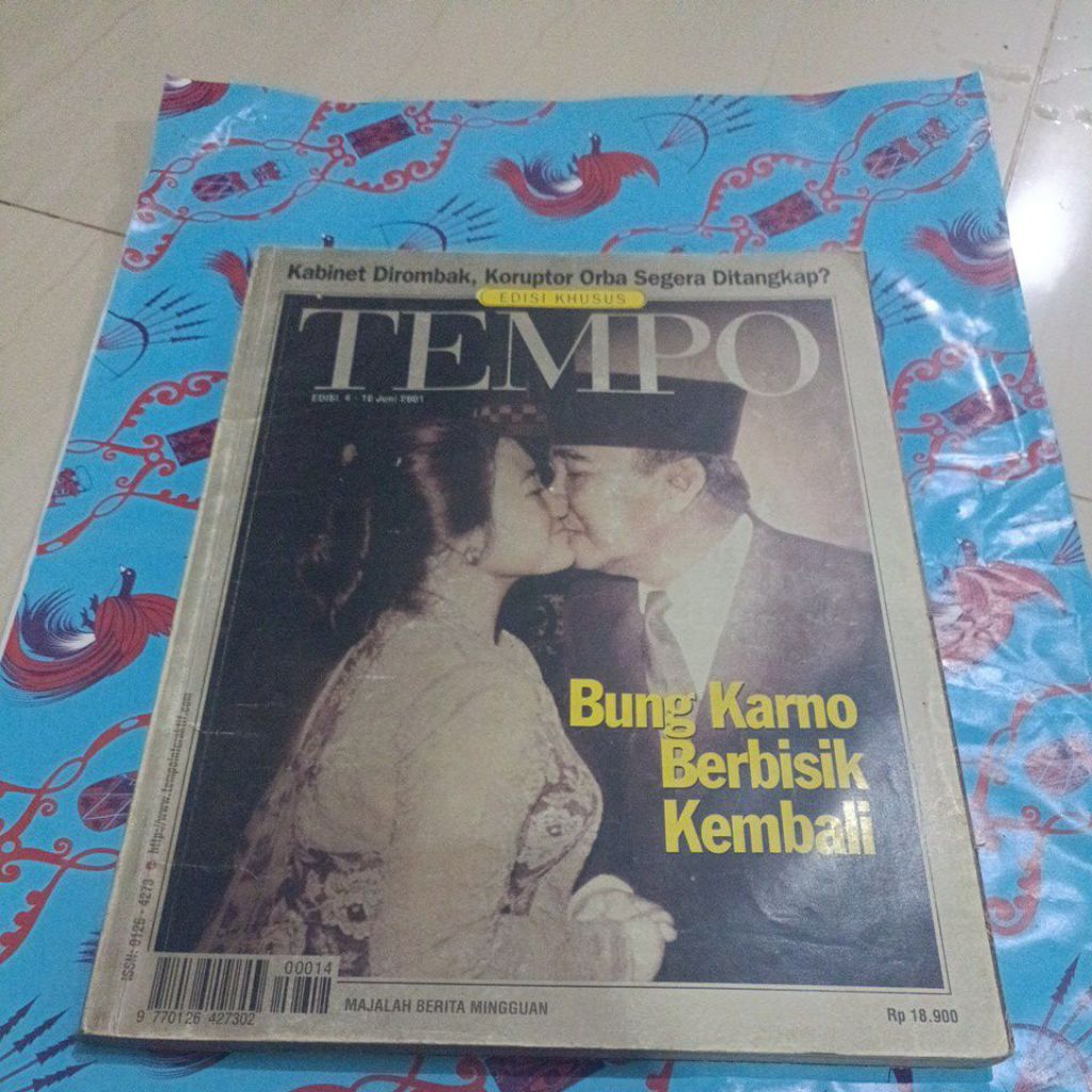 Edisi khusus Majalah Tempo Tahun 2001 - Bung Karno Berbisik kembali