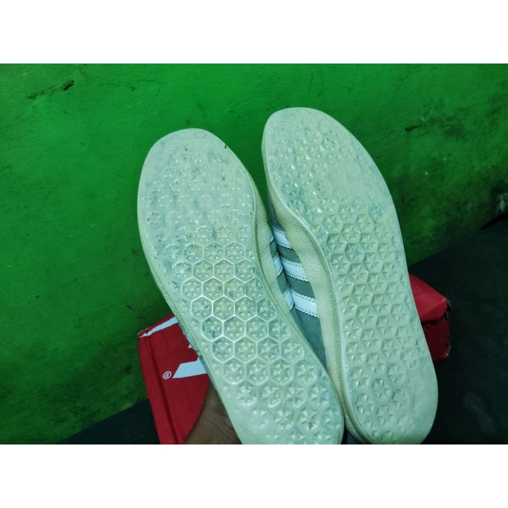 Adidas Gazzelle size 42 (second)