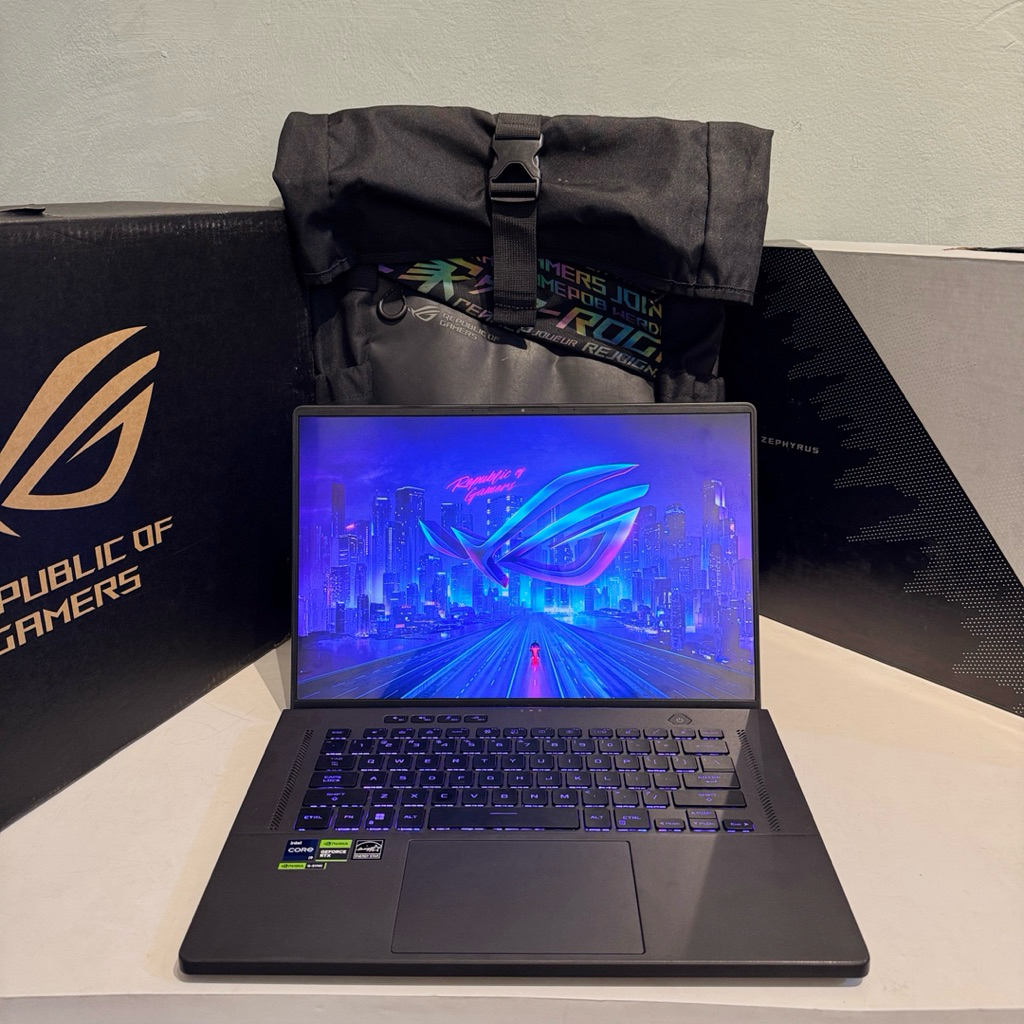 Laptop Gaming Asus ROG Zephyrus G16 i9-13900HX RTX 4070 16BGB/1TB Layar 240Hz
