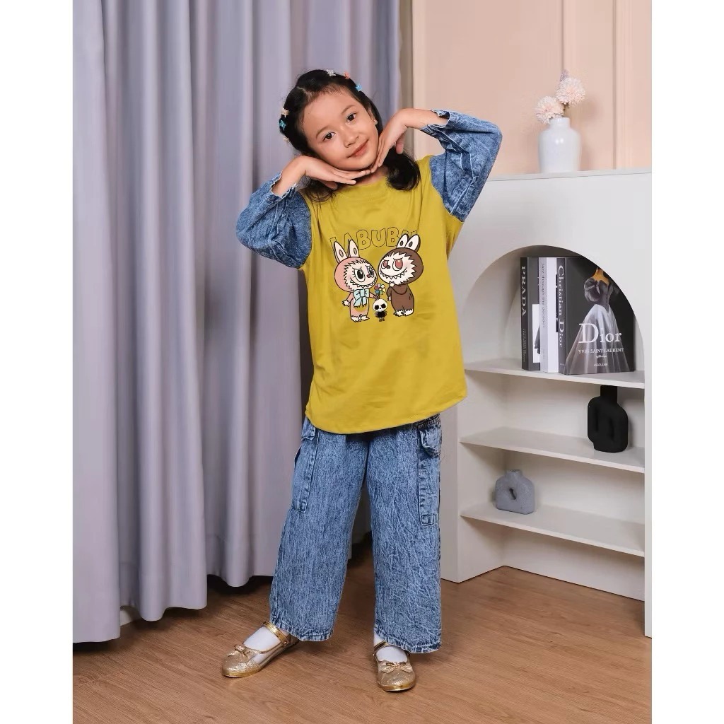 (Gratis Ongkir) Setelan Baju anak perempuan Baju Gambar Labubu Celana Levis Cargo 3 tahun - 14 tahun