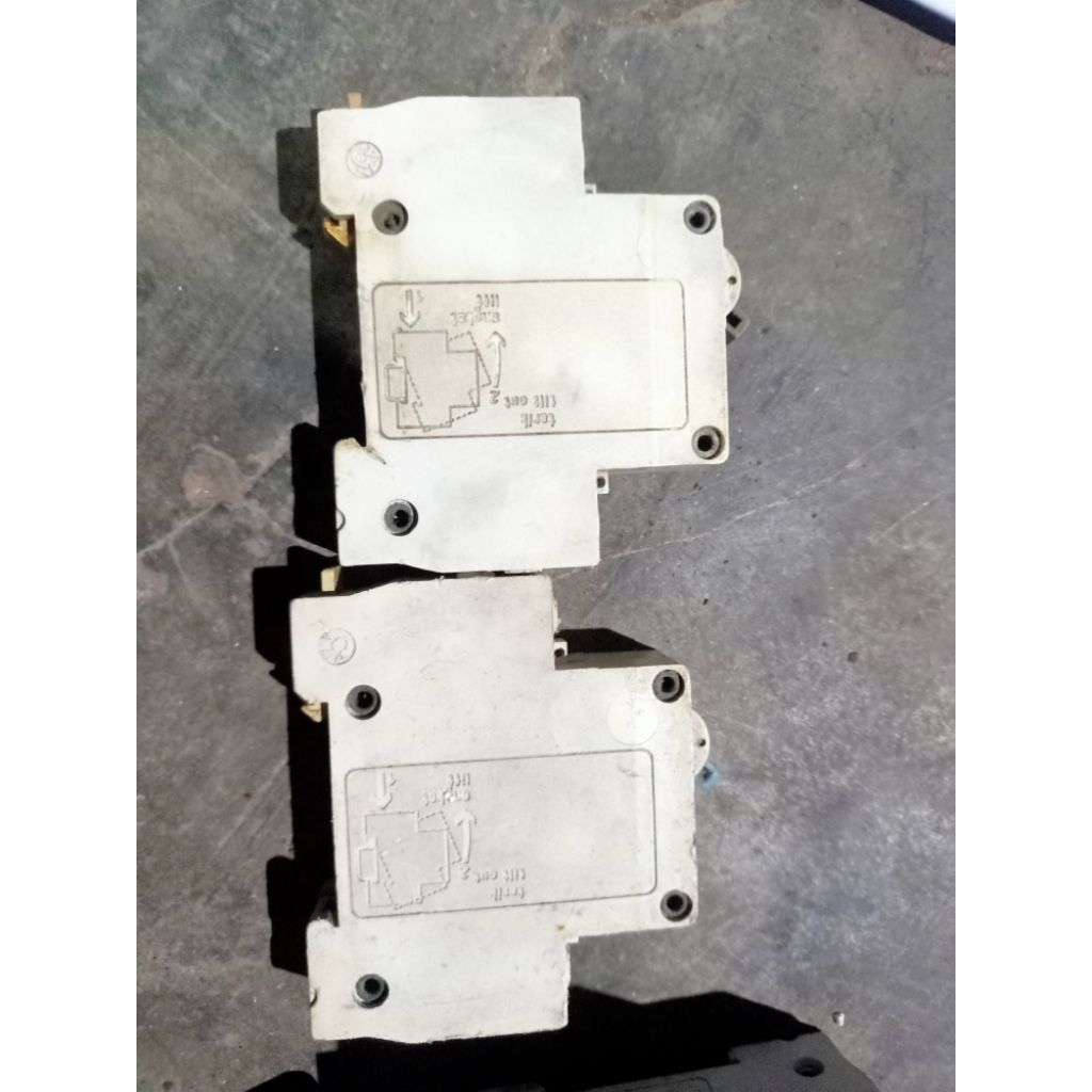 mcb merin gerin cl2 2a