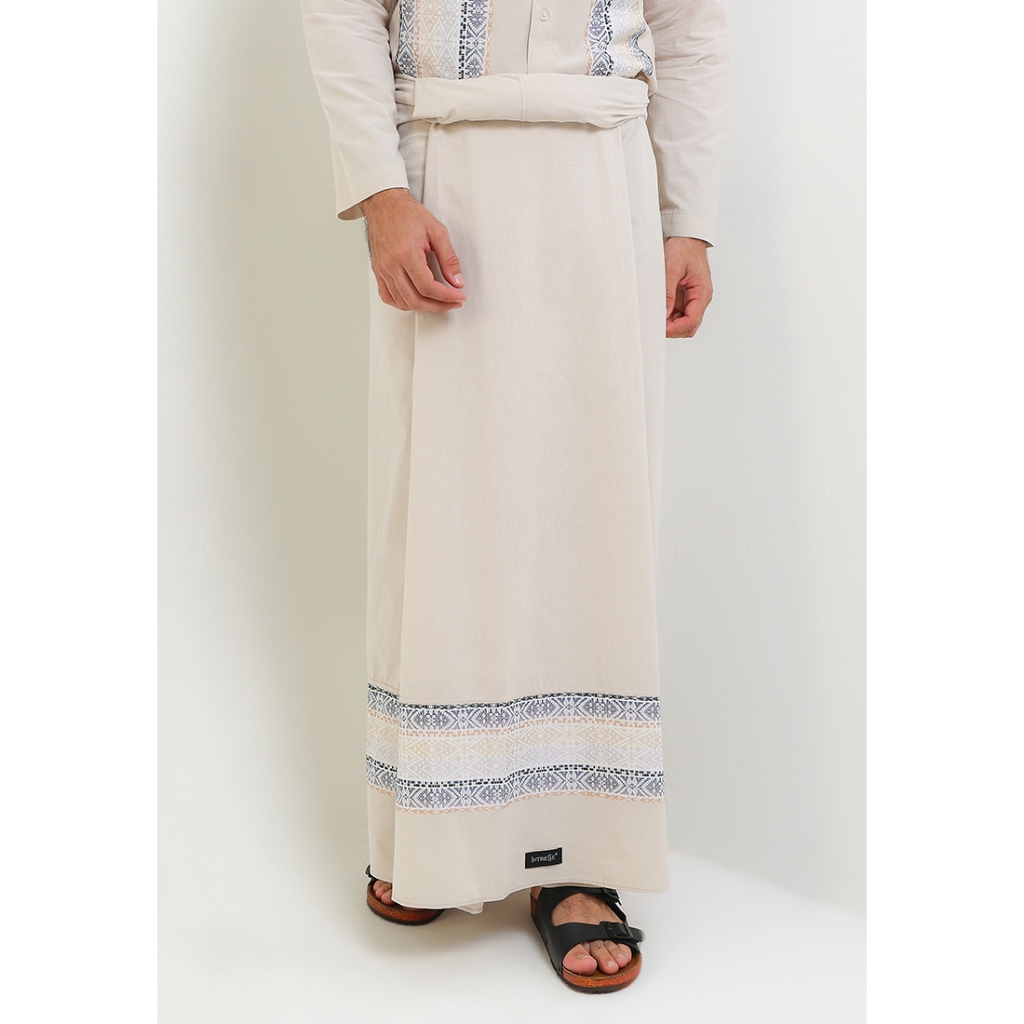 (Intresse x Sandiaga Uno Collection) Intresse Cakrawangsa Cream Sarung