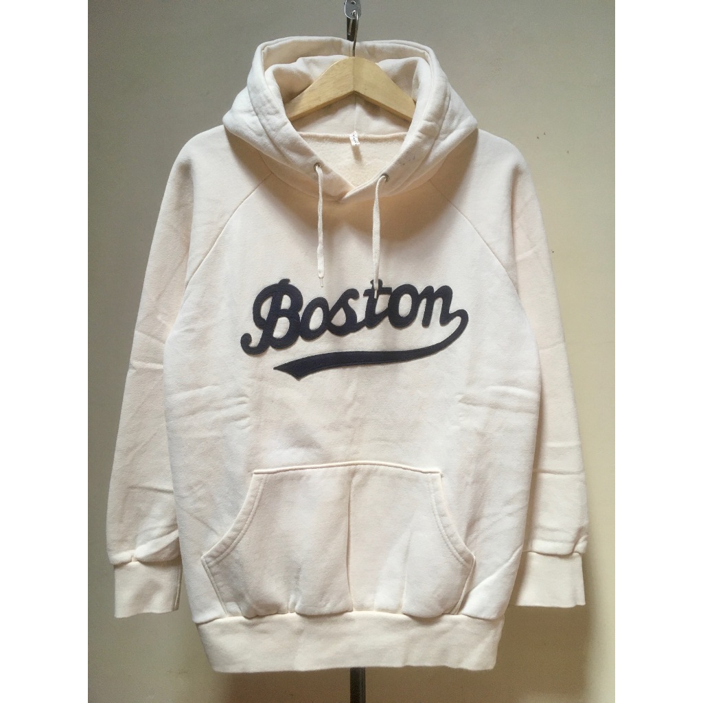 Pullover Hoodie Krem Boston Patch Bordir STM I Putih Feast Chase Cult