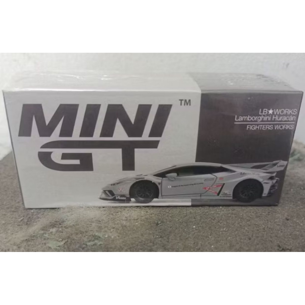 Mini GT Lambo Fighter