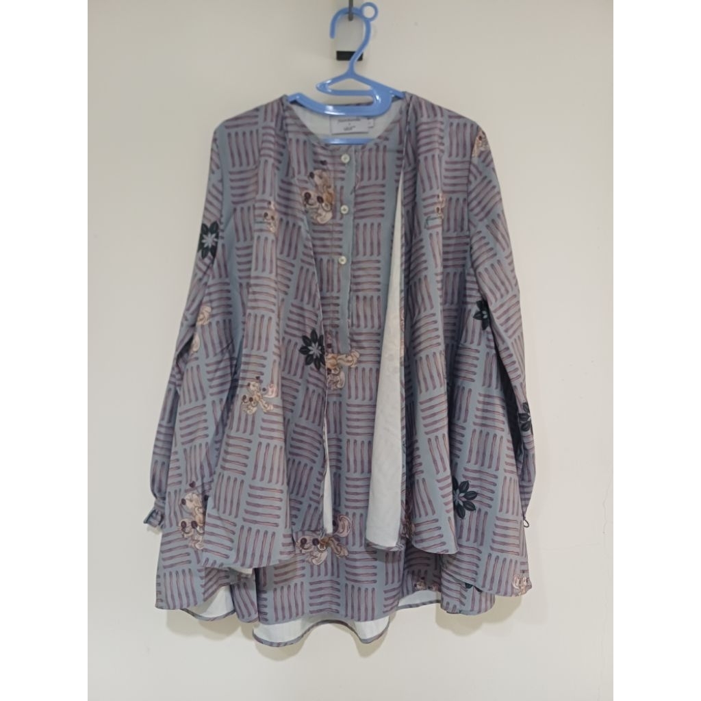 Ria Miranda Top Preloved