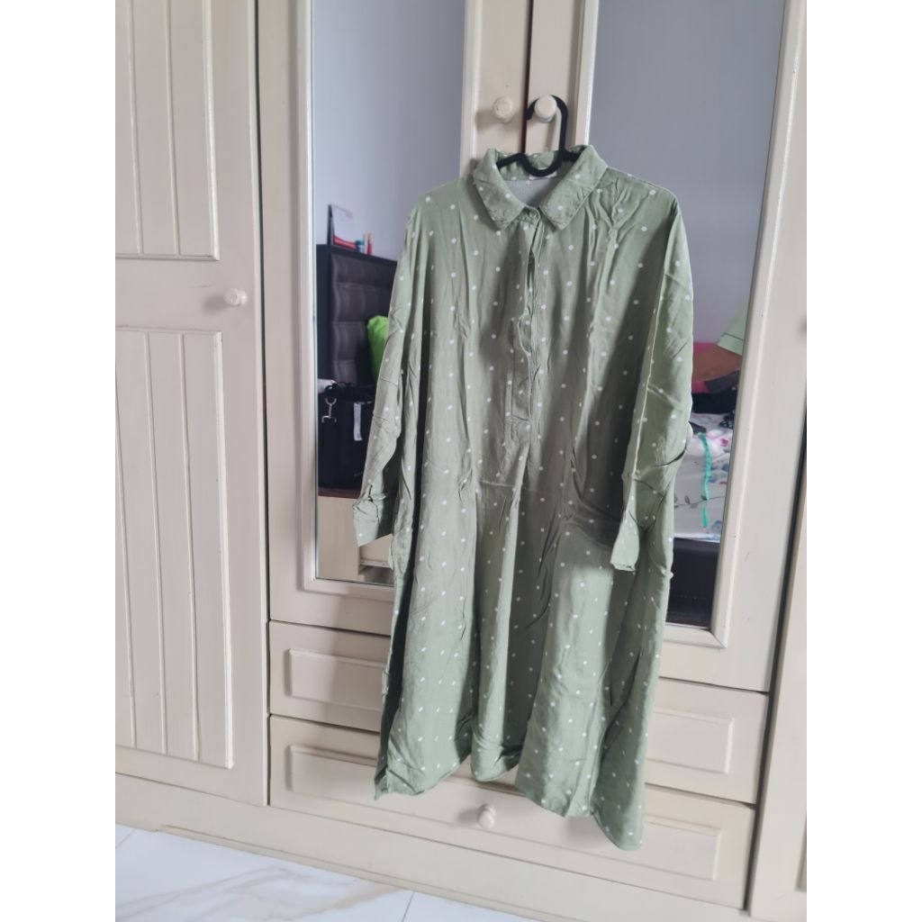 PRELOVED BAJU MAHARA Tunik polkadot sage
