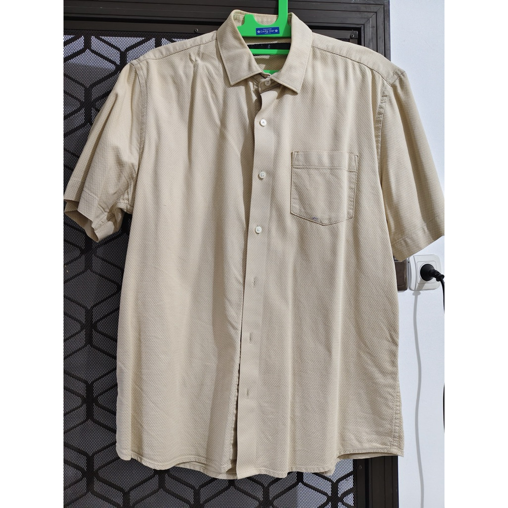 kemeja kerja pria warna nude
