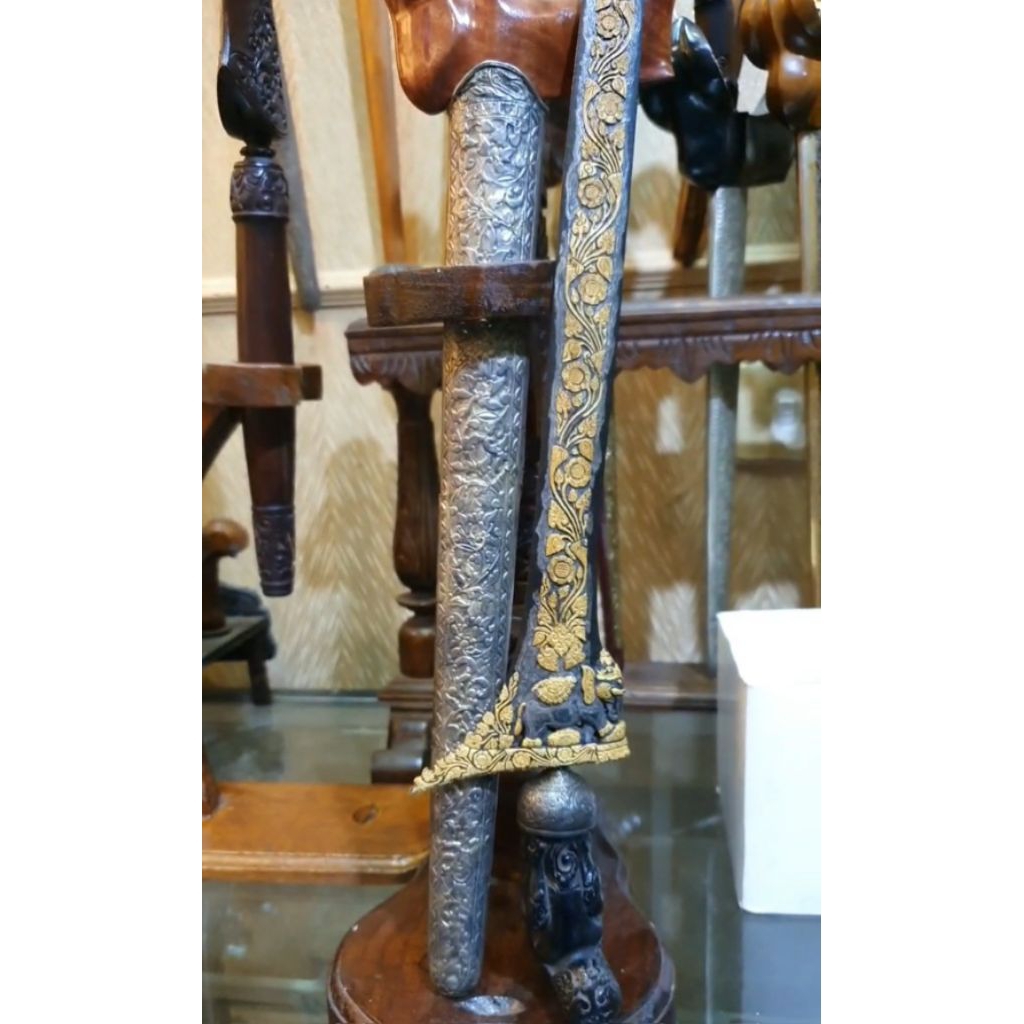 Keris Kinatah Emas