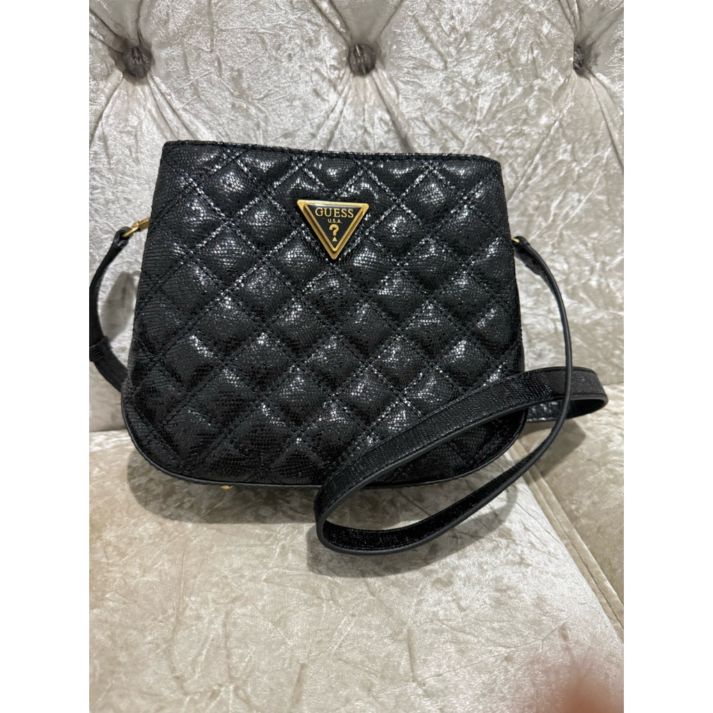 Guess Sling Bag preloved
