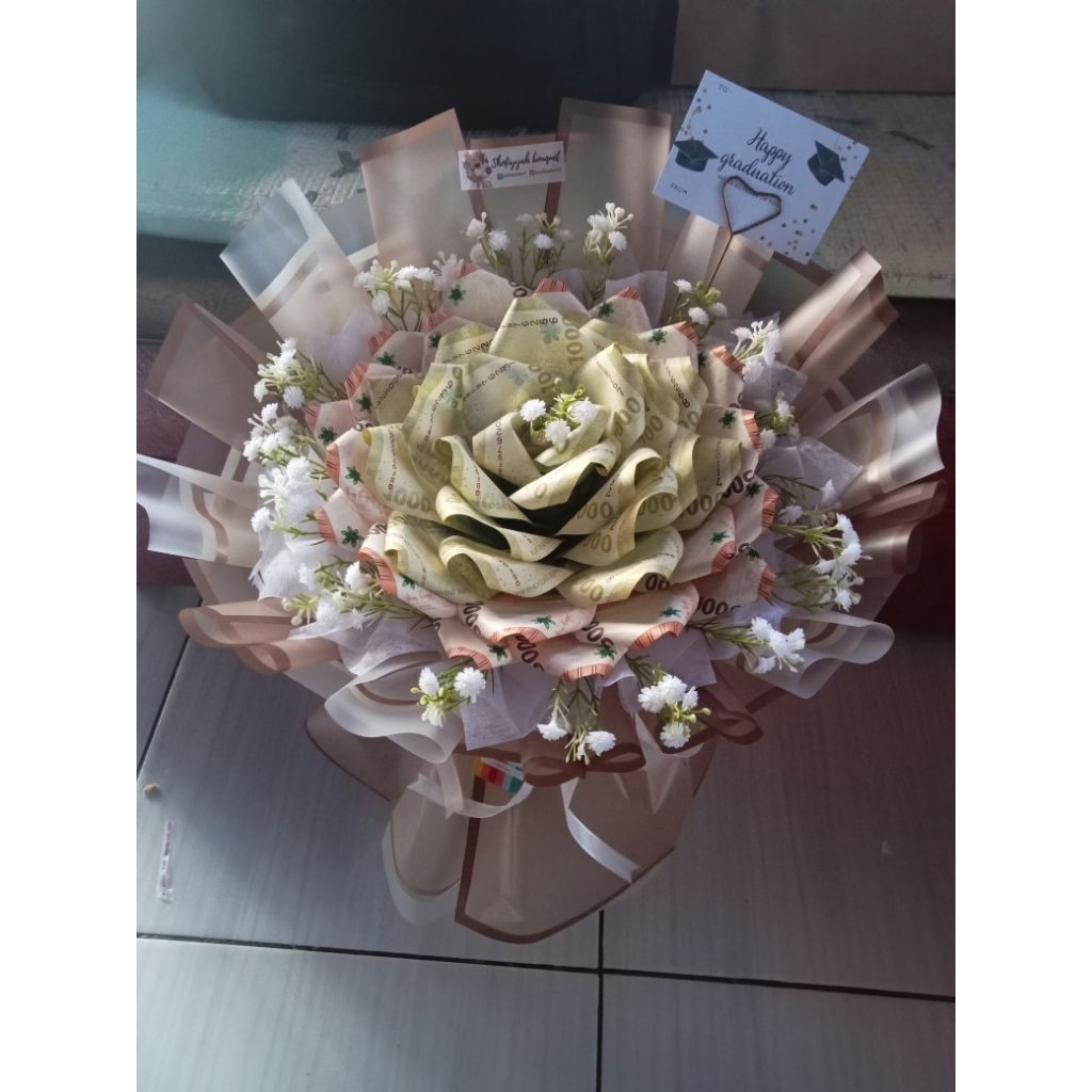 bOUQUET uang bentuk bunga