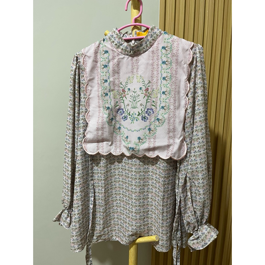 Preloved - Blouse Nada Puspita