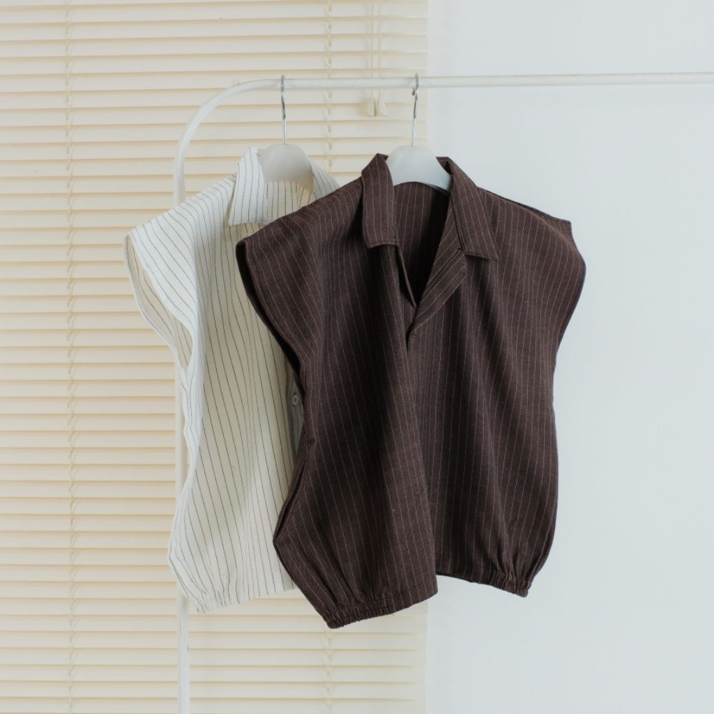 Baju Blouse Wanita - Atasan Lengan Pendek Stripe Fitted body - Korean Style kekinian Terbaru - Ootd 