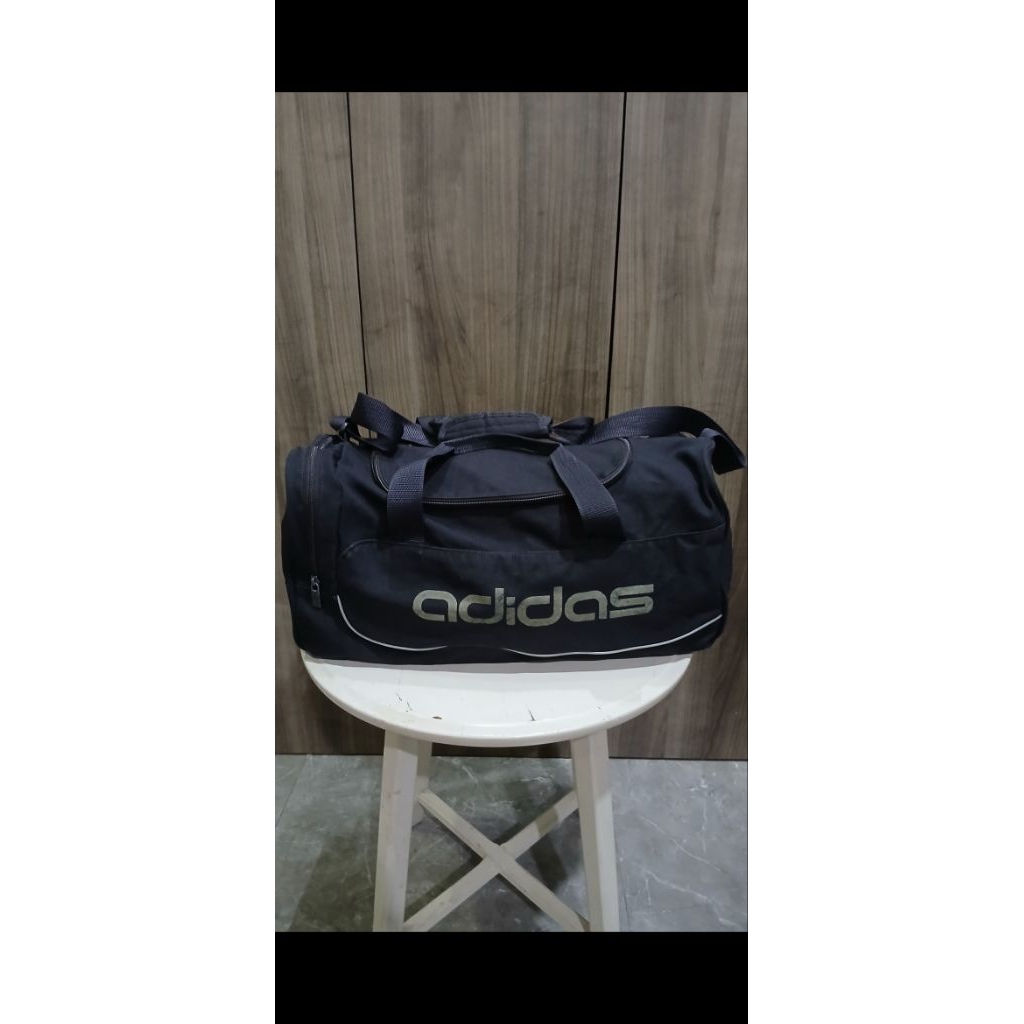 Duffle bag second. Duffle bag preloved. Travel bag second. Travel bag preloved. Tas gym second. Tas 