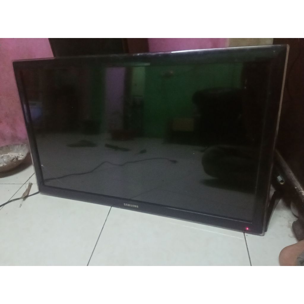 TV SAMSUNG UA32D4000/ RUSAK