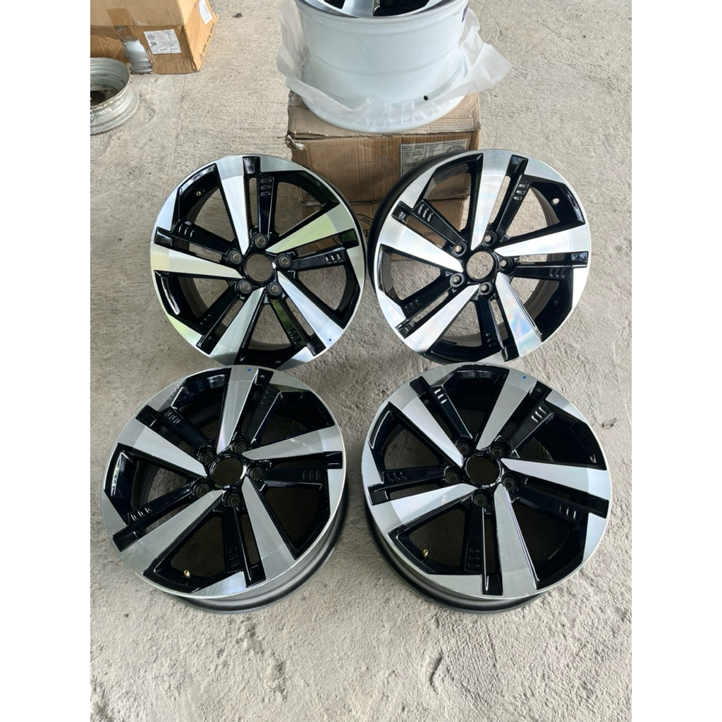 velg oem toyota Rush GR Sport