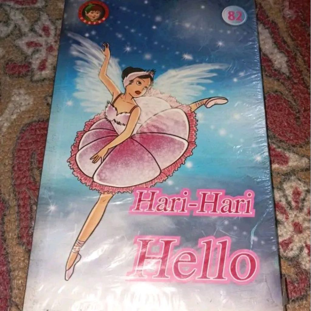 buku pustaka Ola kumpulan cerpen 82 hari hari hello Original