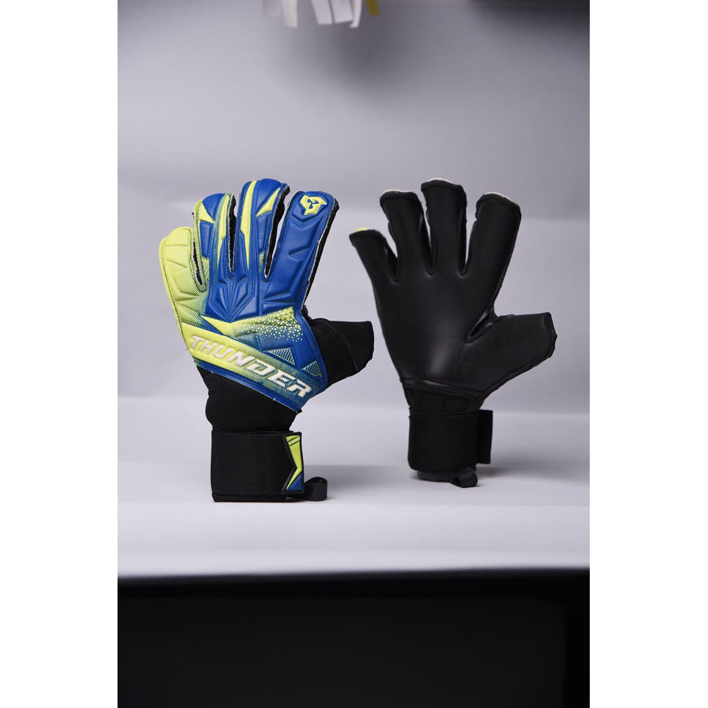 Sarung Tangan Kiper Thunder Varsha 2.0 Thunder Goalkeeper Gloves