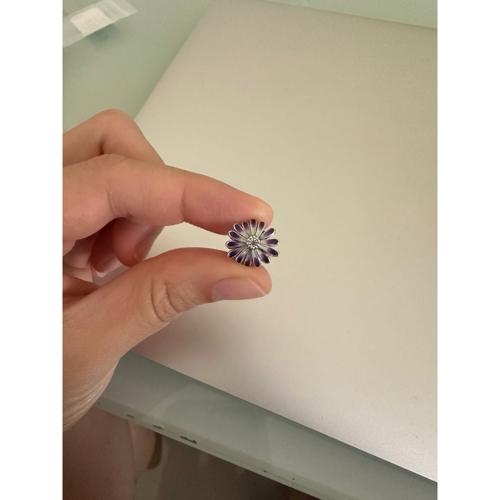 pandora daisy flower