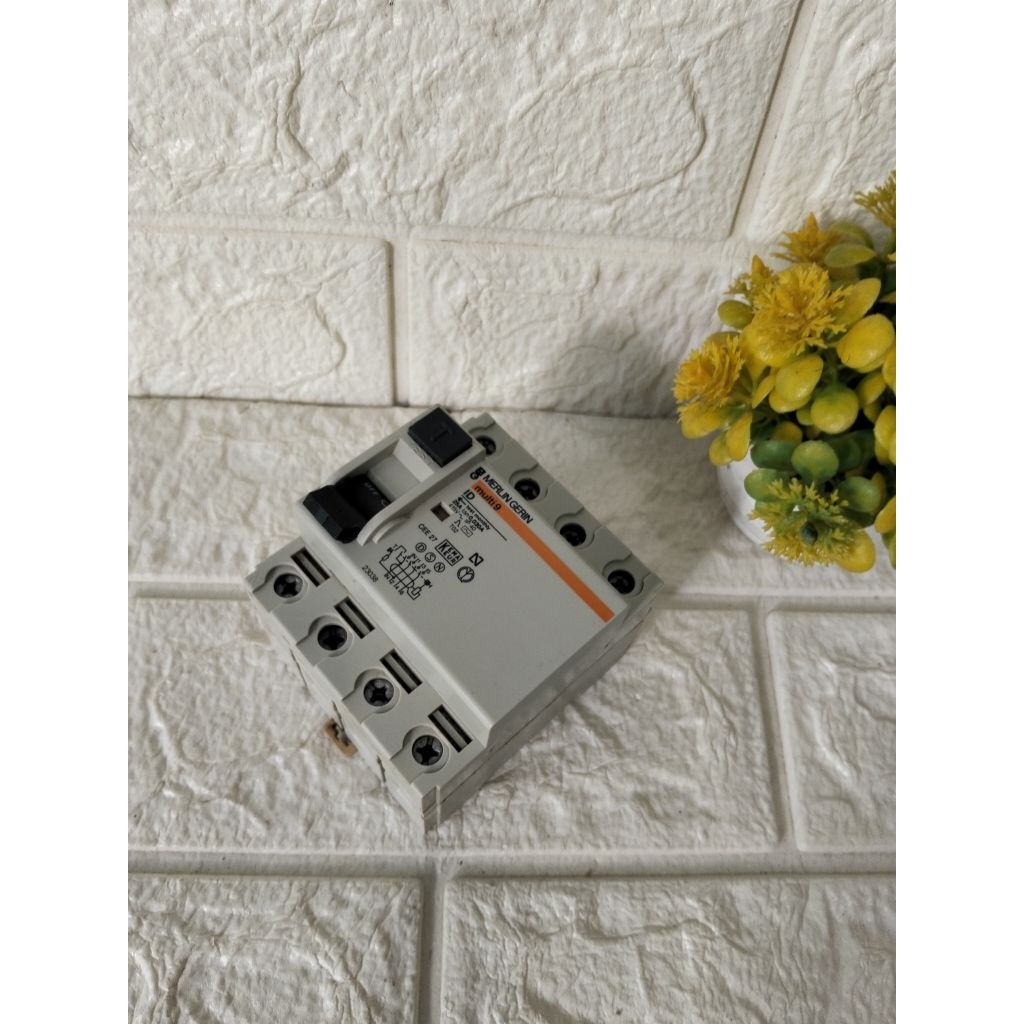 MERLIN GERIN MULTI9 RCCB ELCB 25A 4P