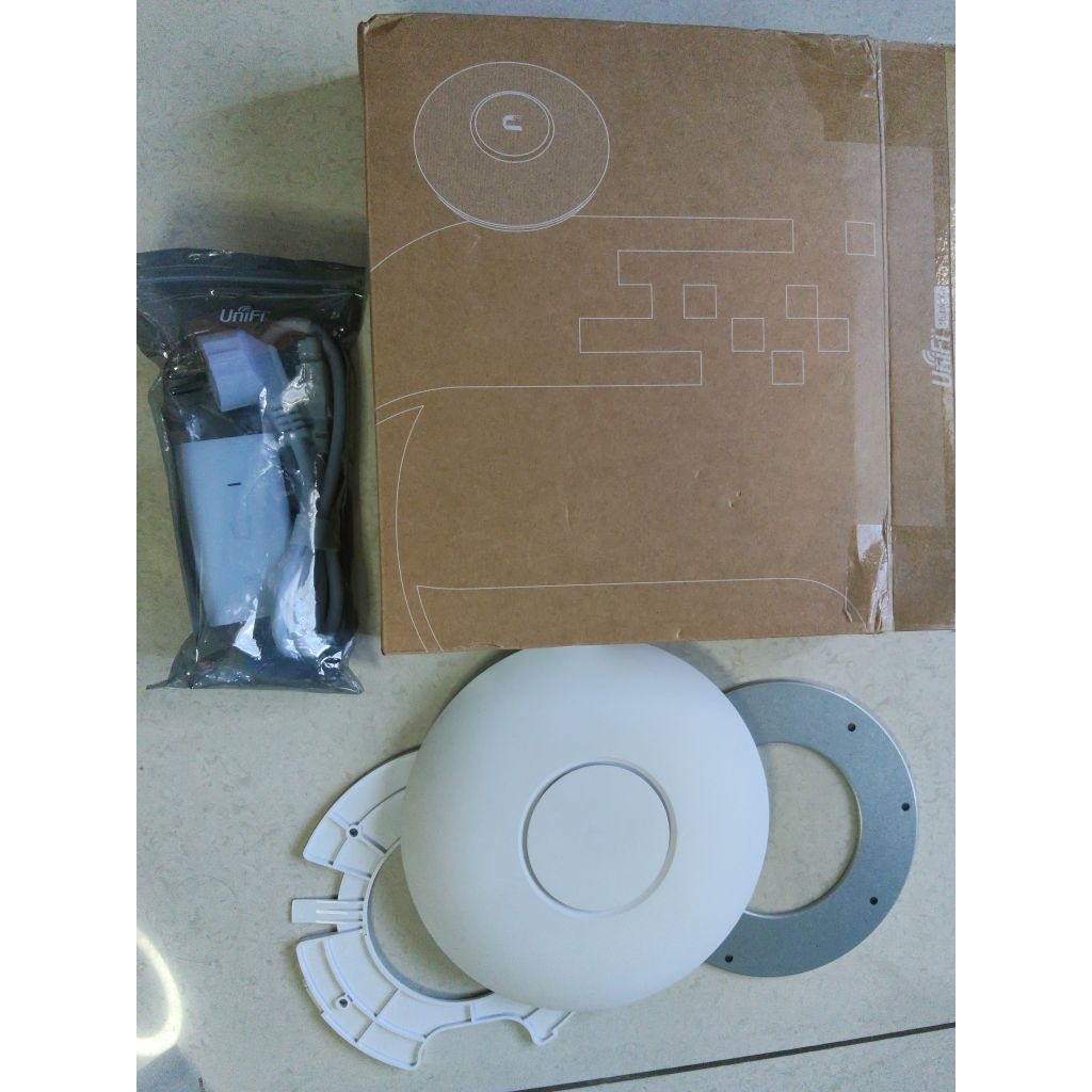 Ubiquiti unifi AP AC pro..