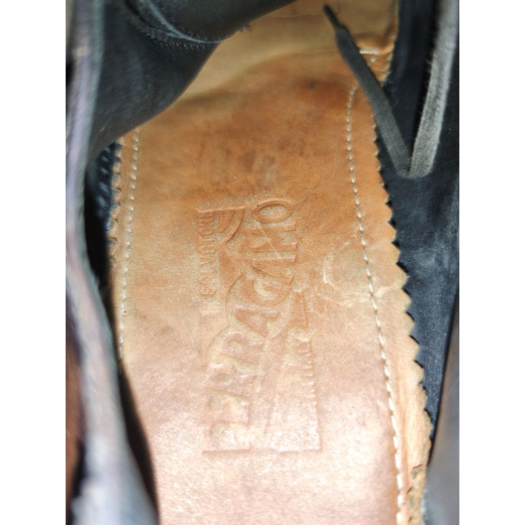 sepatu pantofel pria Salvatore Ferragamo