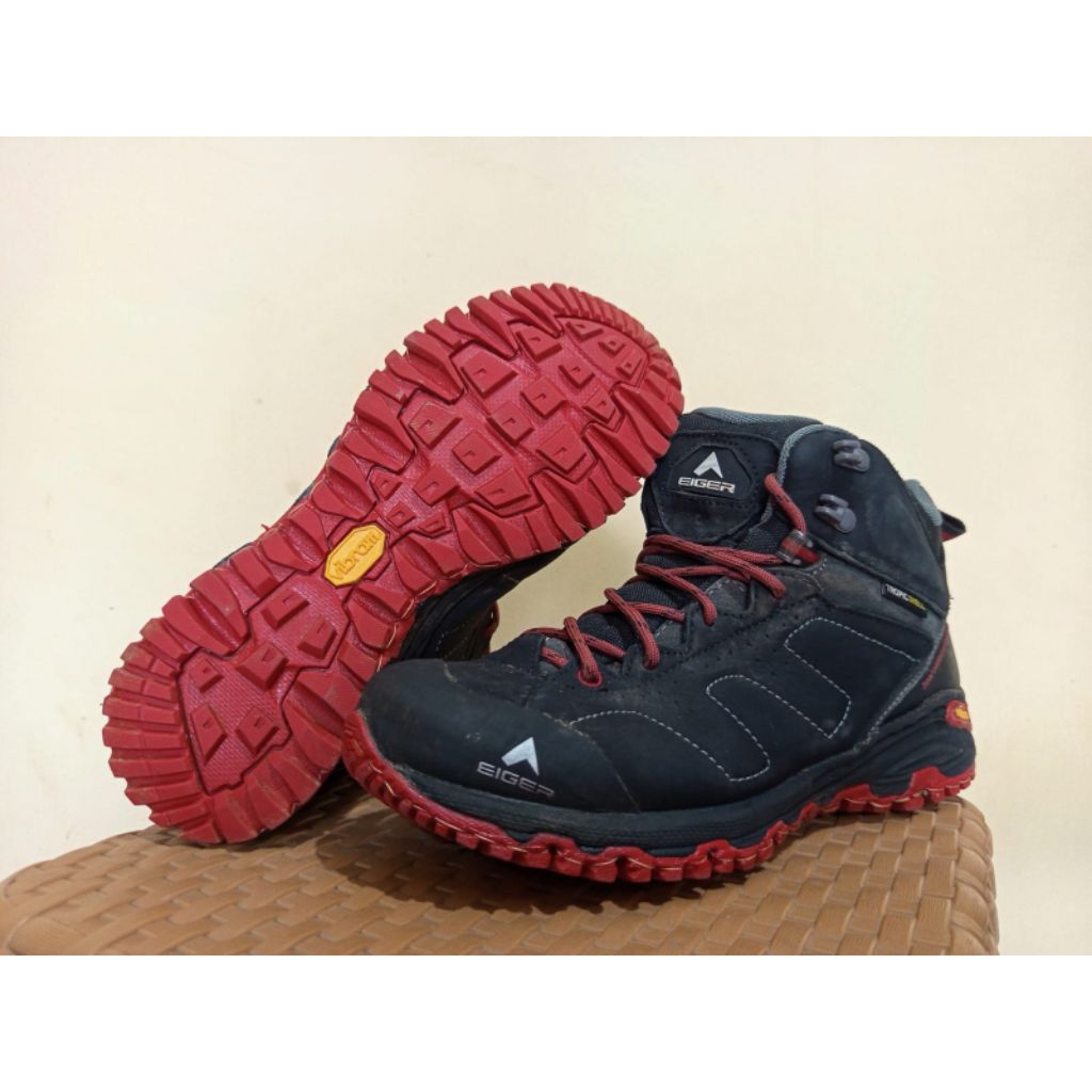 sepatu outdoor second EIGER size 39