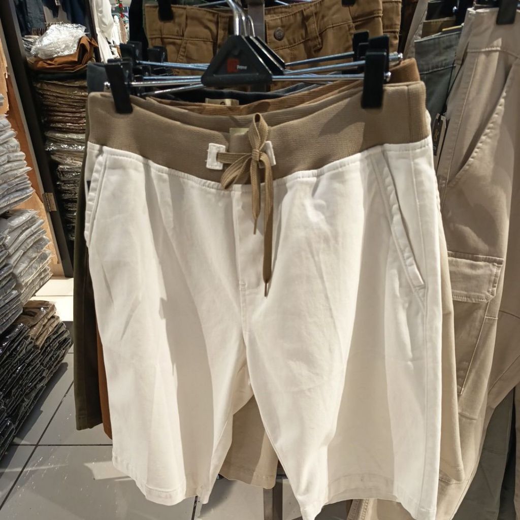 Celana Pendek Rib Benhill