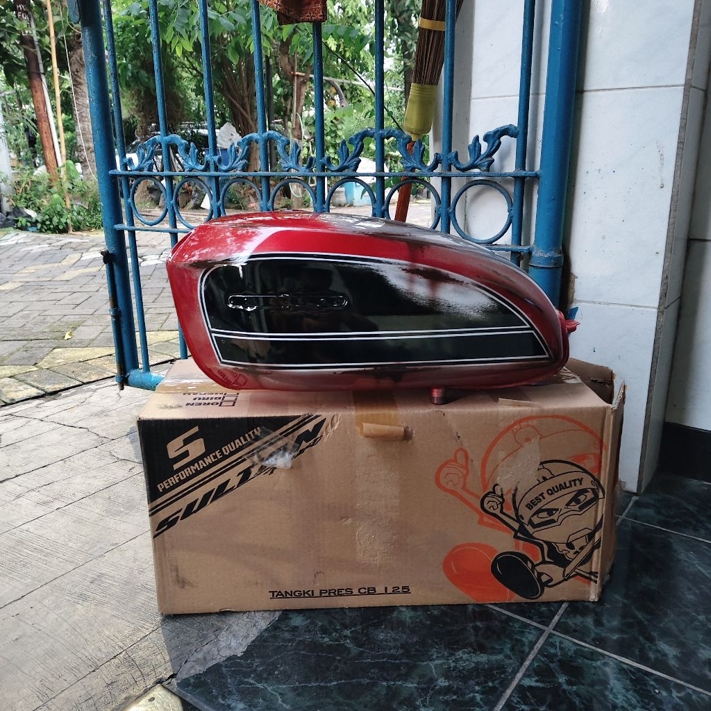 tangki honda cb100/cb125 model mbladus tangki sultan mbladus standart merah/tangki sultan ori/ tangk