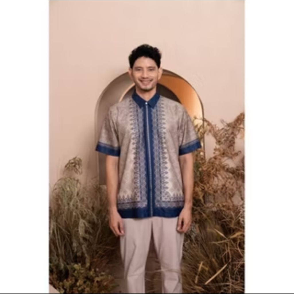 wearing klamby shirt men