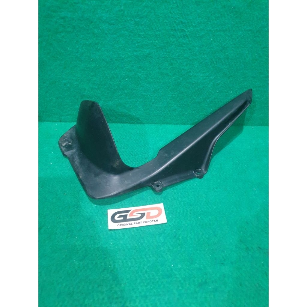 Tutup Rantai Spakbor Kolong Kawasaki ER6 ER6N ER6F Original Copotan