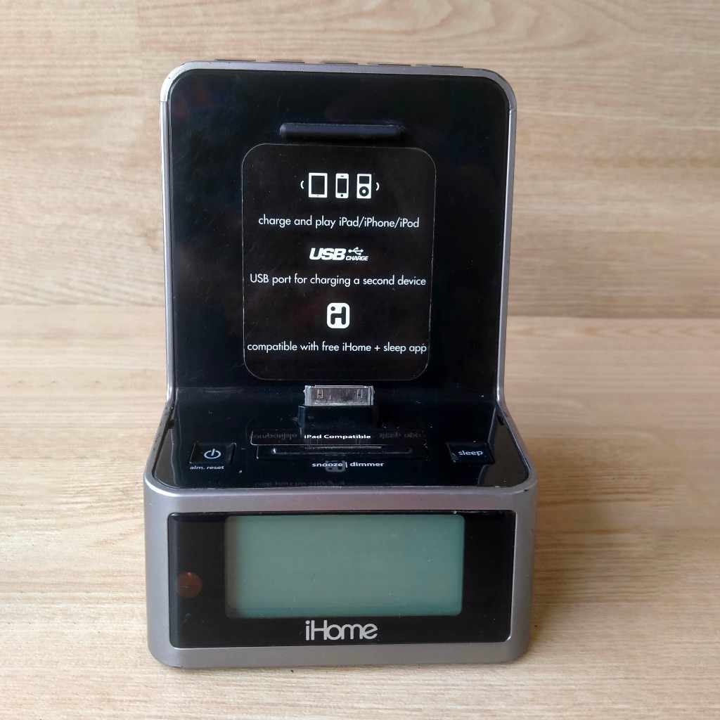 iHome Docking Alarm Clock Speaker 30-Pin –iPhone, iPod, USB Port, Radio, Alarm, Original