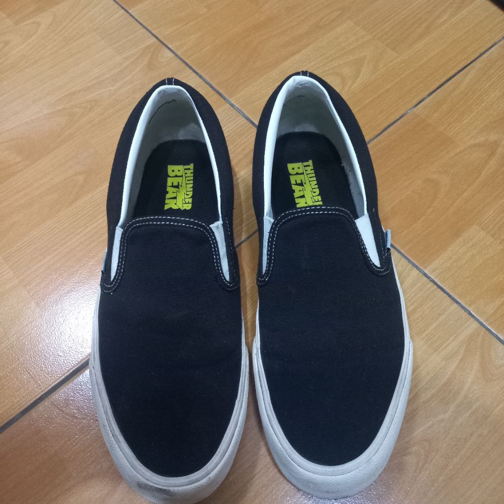thunderbear slip on size 42