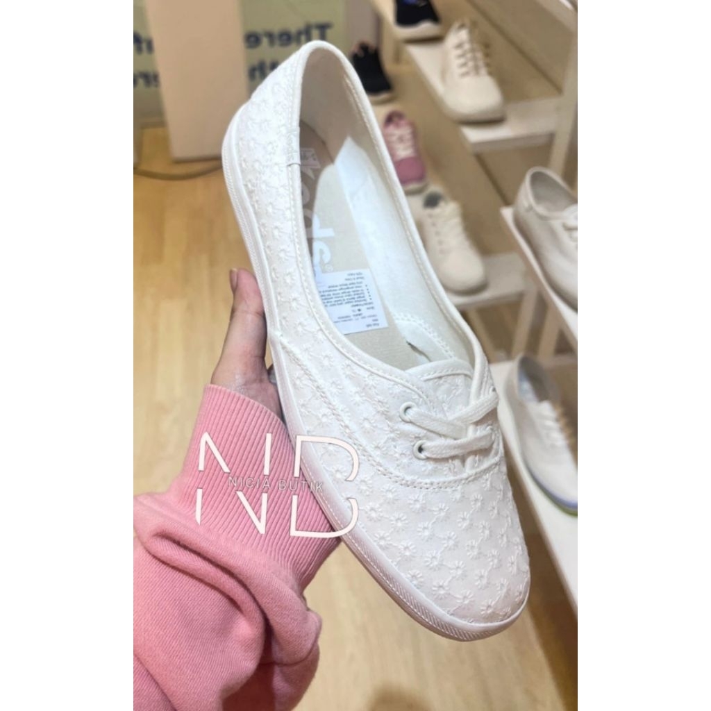Sepatu keds the mini daisy eyelet sale