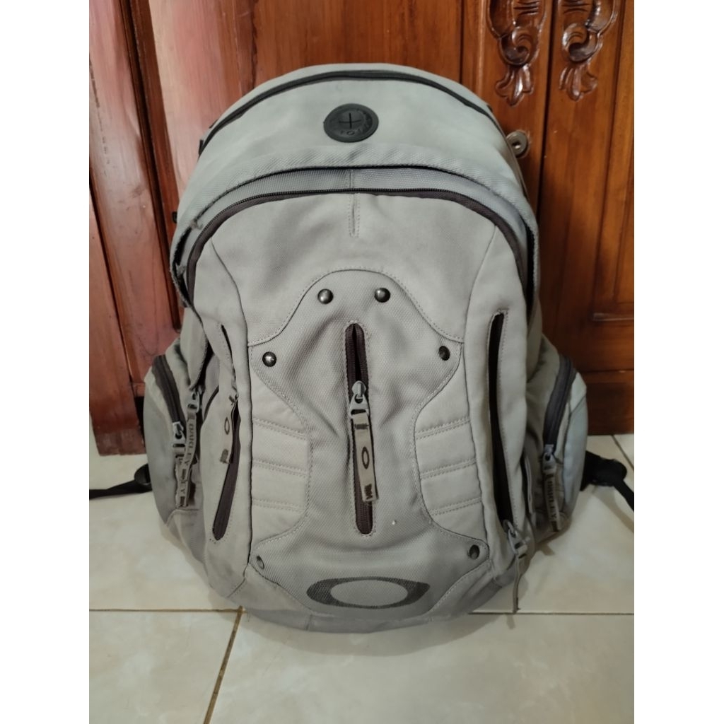 OAKLEY BAG GREY