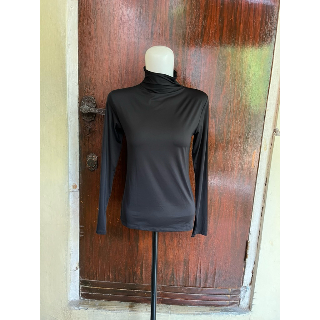 Uniqlo AIRism UV Protection High Neck T-Shirt Long Sleeve Black