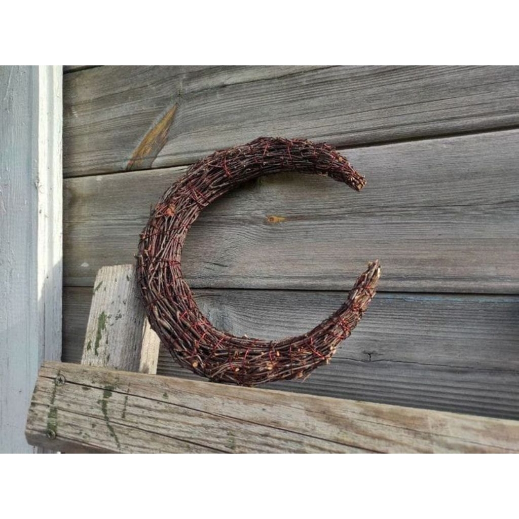 Wreath ranting bulan sabit ukuran 30cm