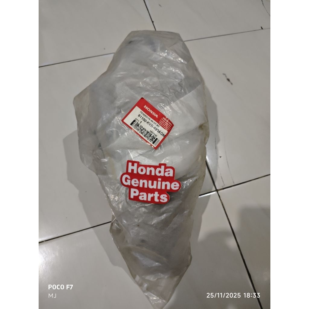 61100KVB930AGM / FENDER FR / SPAKBOR DEPAN VARIO KARBU CW