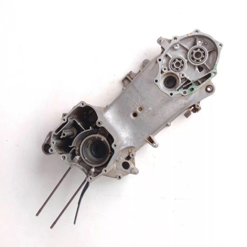 krengkes/blok mesin kiri blok kiri Honda beat karbu PNP Scoopy tipe karbu spacy tipe karbu original 