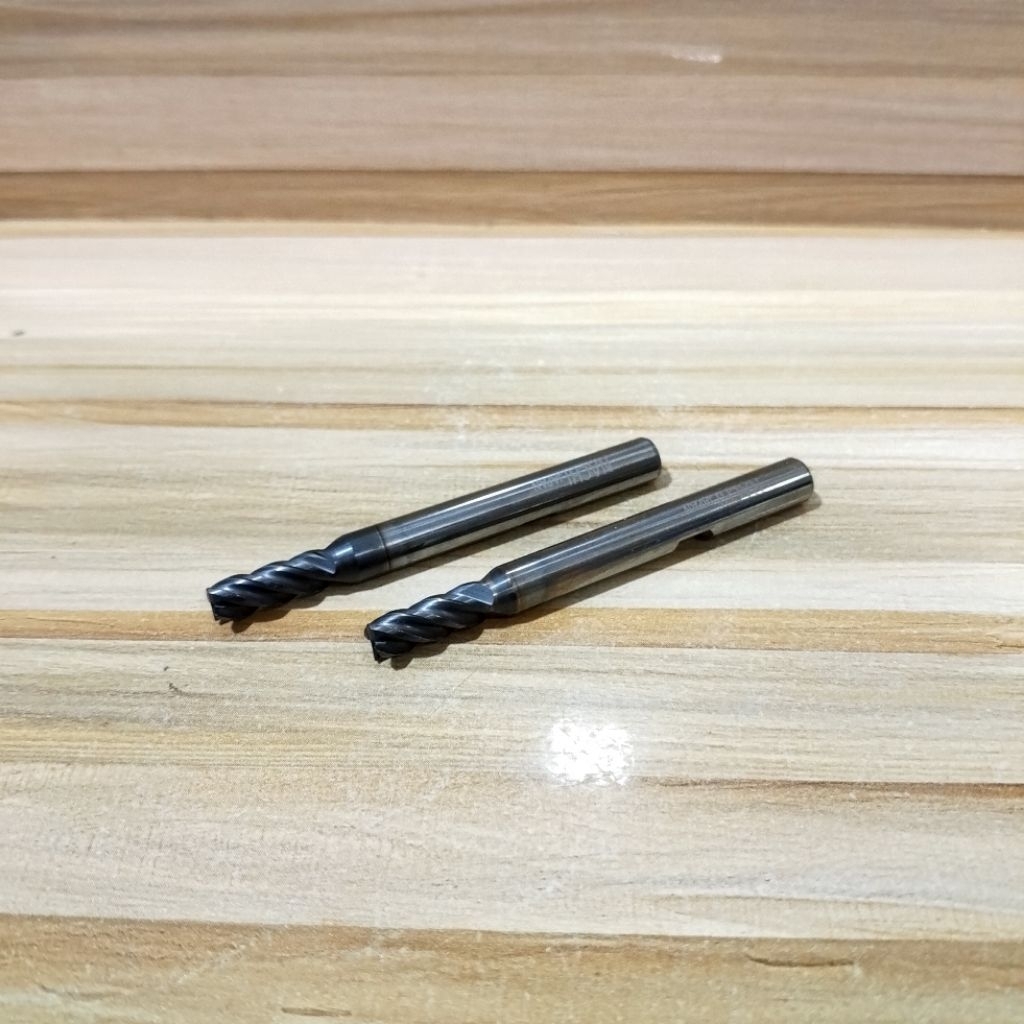 Endmill Carbide 5mm end mill seken 5mm 4Flute bor Fais 5×50 4F seken bekas mulus