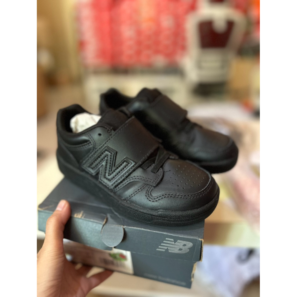 Sepatu hitam sepatu sekolah NB velcro