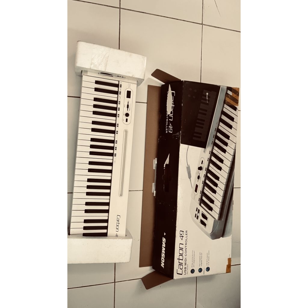 Midi controller samson carbon 49