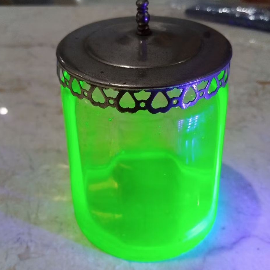 Pajangan wadah/pengimapan antik menyala bahan kaca kristal iranium tua