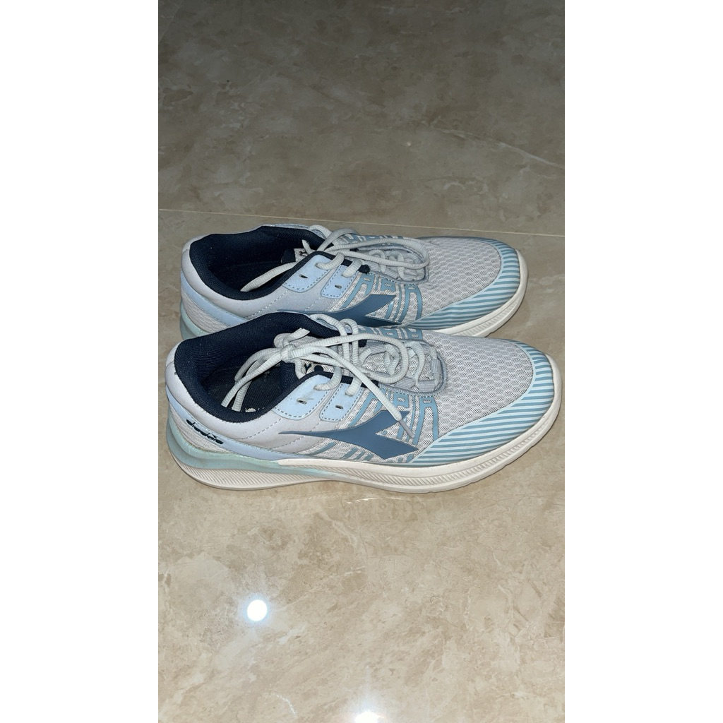 sepatu diadora women size 40