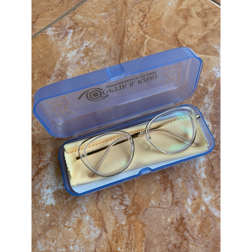 Preloved Kacamata Lensa Minus 0,5