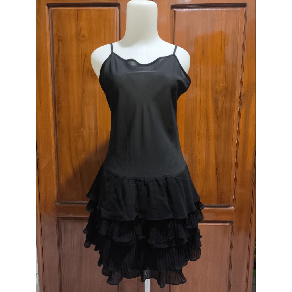 Dress Hitam Umpak-Umpak