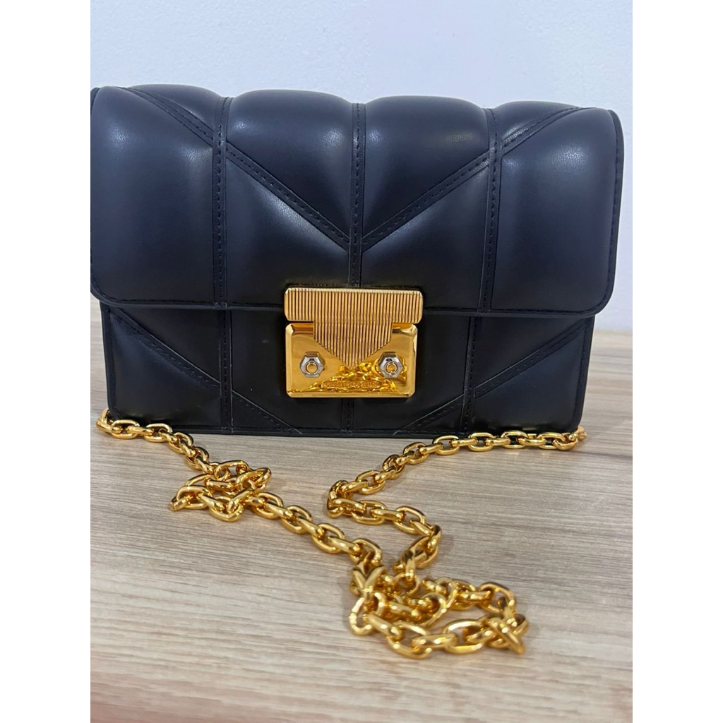 Preloved Tas Charles and Keith Authentic Bag Hitam