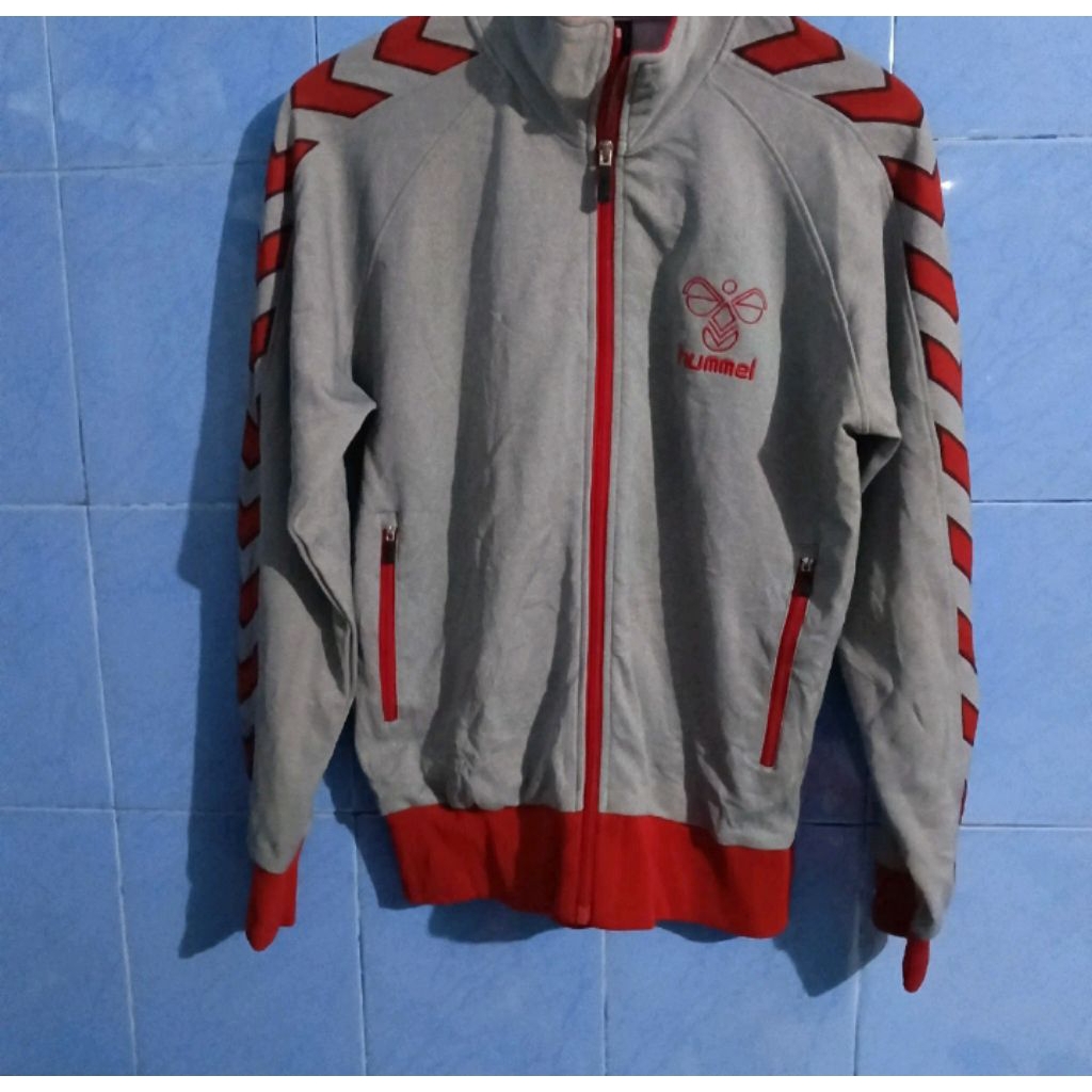 tracktop hummel abu abu list merah
