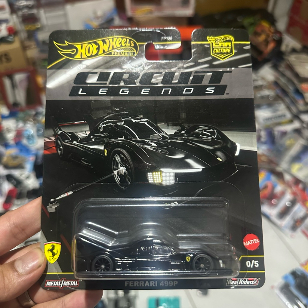 Hot Wheels Chase Ferrari 499P Premium Circuit Legends