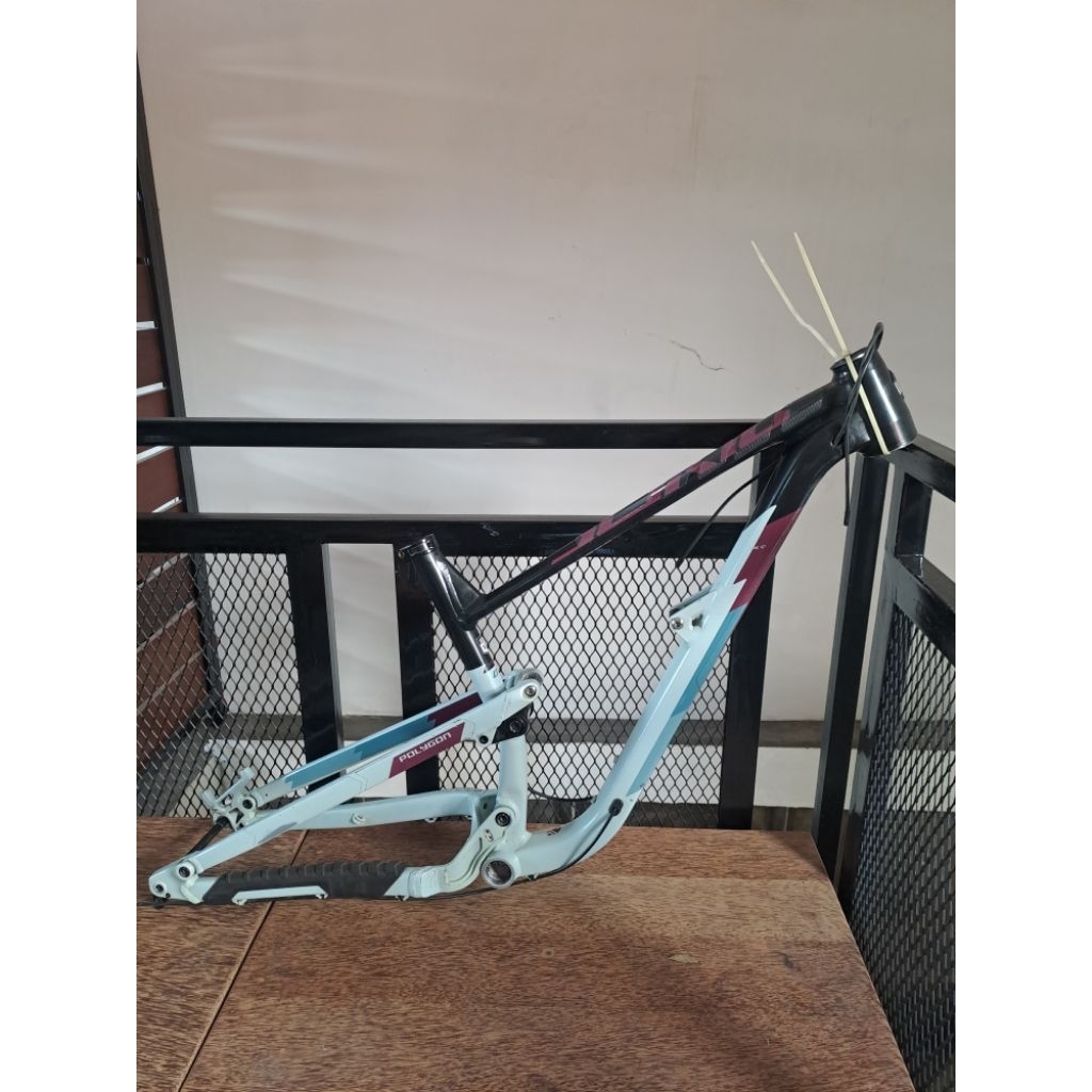 Frame set polygon siskiu D7 size M 29 tanpa rearshox