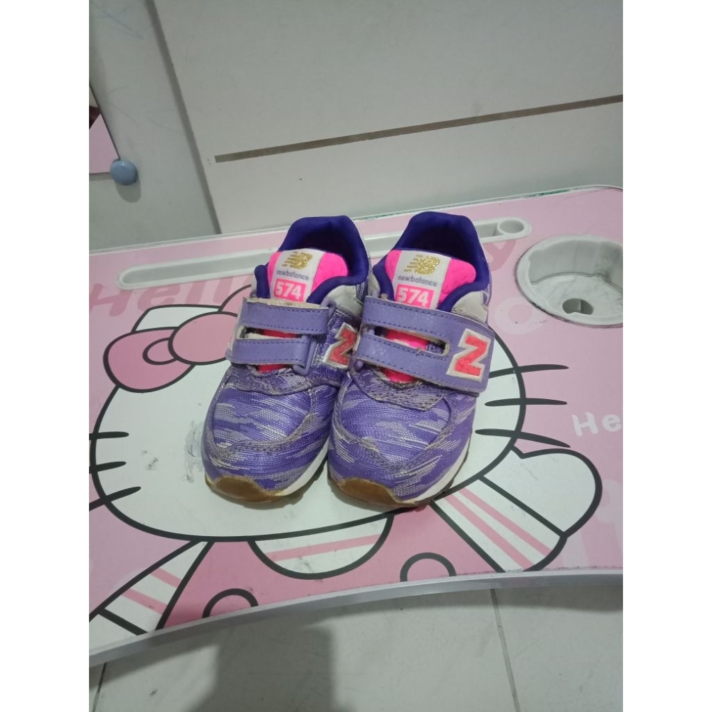 sepatu anak perempuan merk NEW BALANCE ORIGINAL no 7